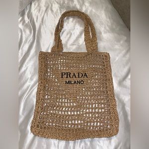 Straw beach tote